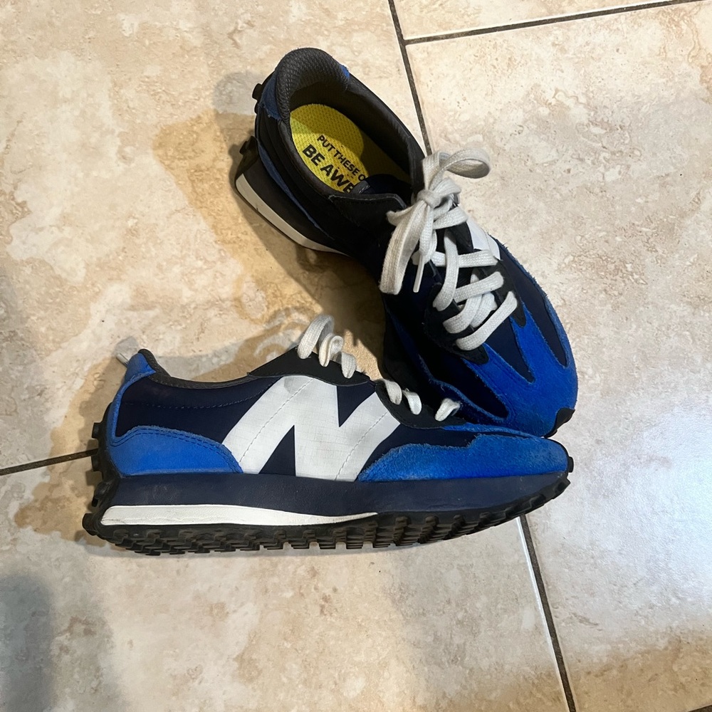 Figs New Balance 327